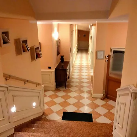 Due Colonne Отель Сан Бонифацио