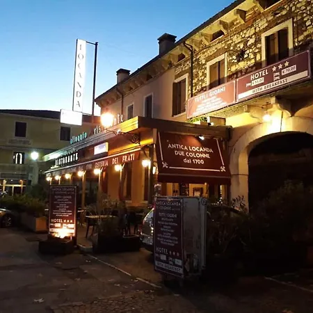 度可鲁尼酒店 3* 圣博尼法乔